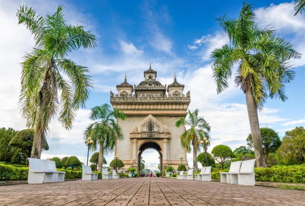 Sky City Hotel Vientiane Exteriör bild