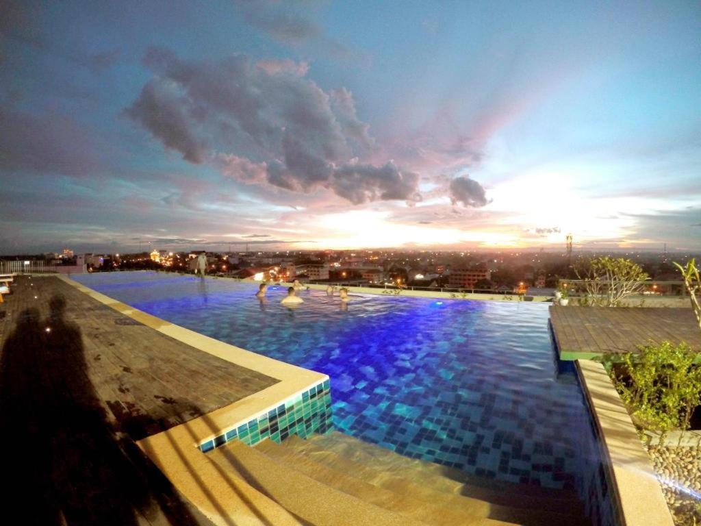 Sky City Hotel Vientiane Exteriör bild